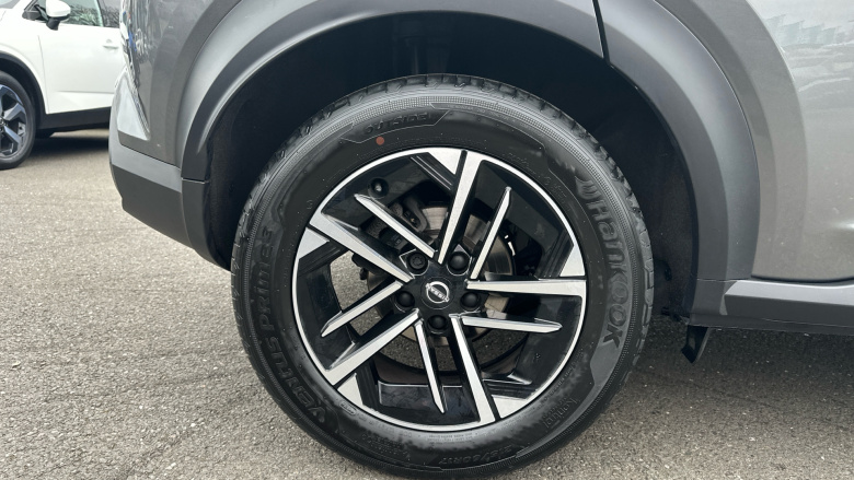 Nissan Juke 1.0 DiG-T N-Connecta 5dr DCT Petrol Hatchback